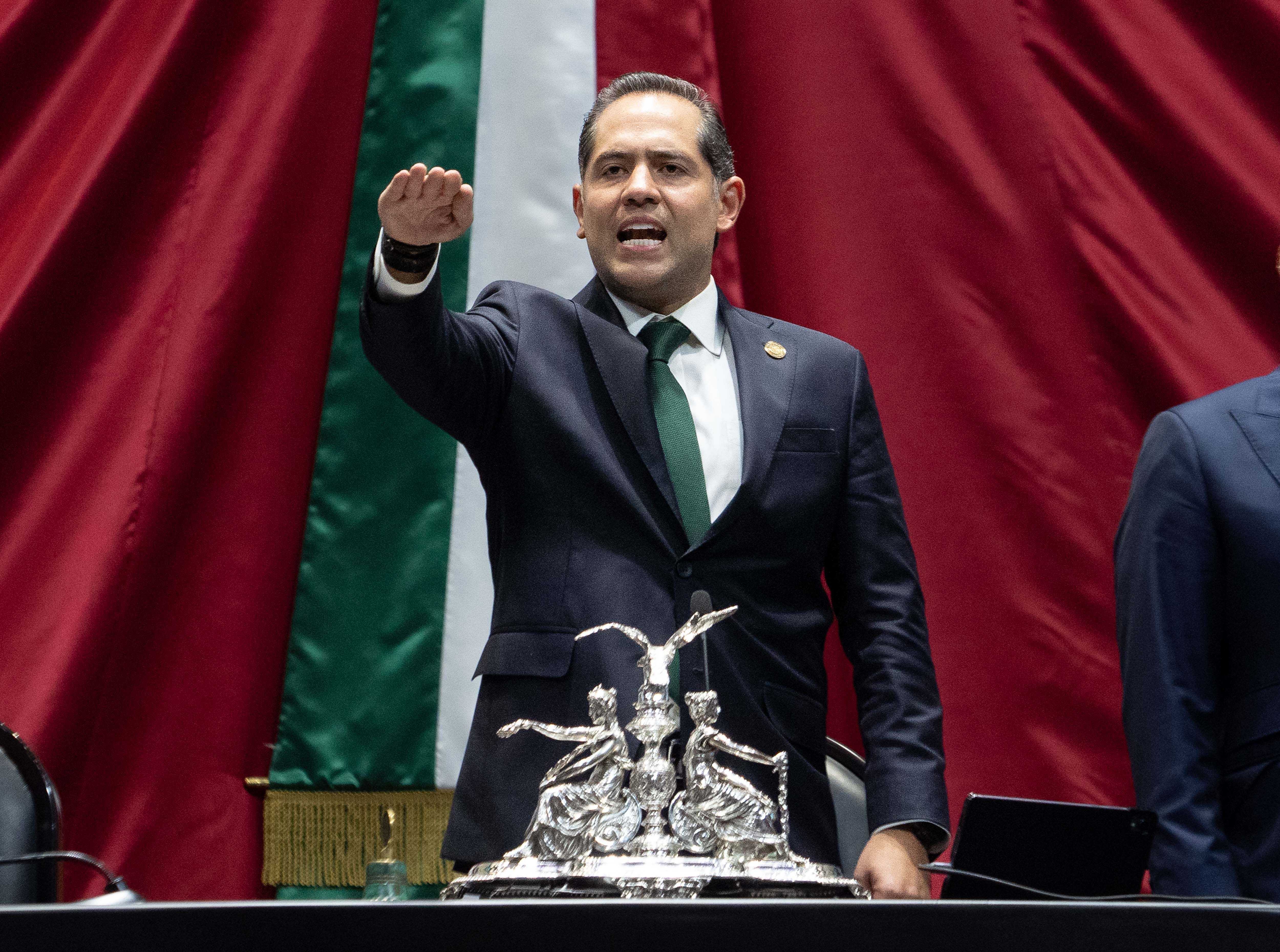 Bolaños Cacho llama a privilegiar el diálogo en periodo legislativo
