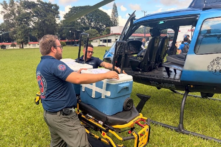 Helicóptero Zeus traslada dos riñones y un hígado desde Tepic para salvar 3 vidas