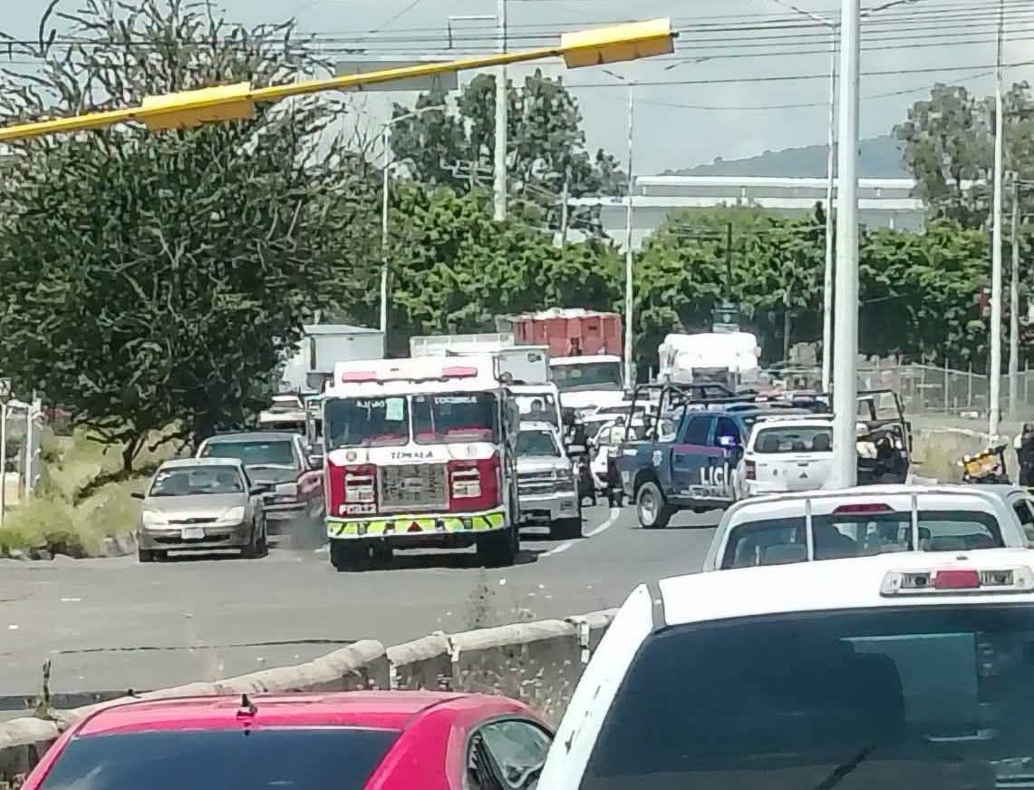 Balean a mujer mientras circulaba en su vehículo en Tonalá; resultó herida