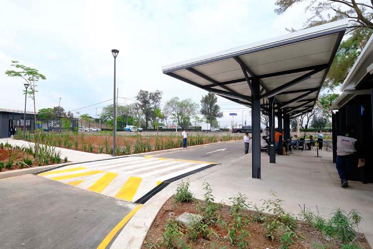 Patio para transporte de plataformas cerca del Aeropuerto suma 131 mil servicios