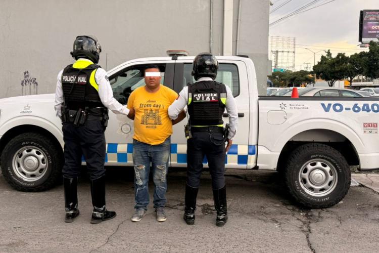Detienen a sujeto con licencia falsa en Zapopan