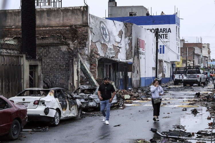 Coche bomba en Zacatecas usó vehículo robado en Jalisco y 200 kilos de explosivo: Harfuch
