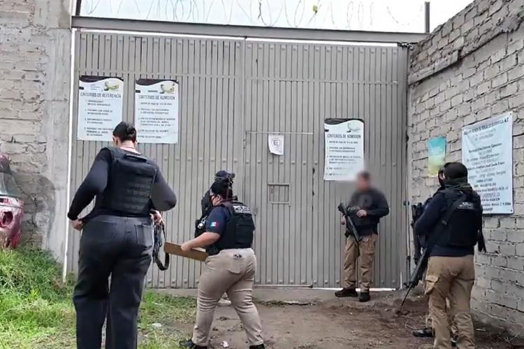 Hallan a persona desaparecida tras cateo en un anexo