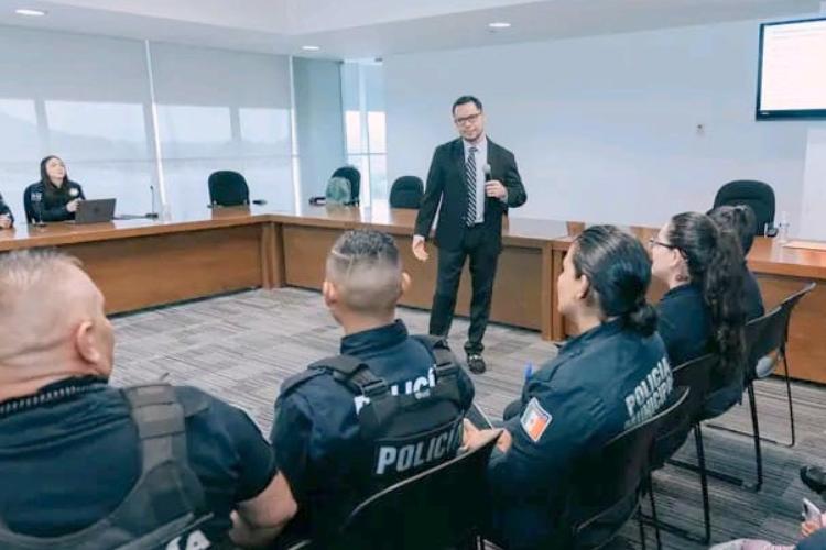 Capacitan a policías de Tlajomulco en perspectiva de género