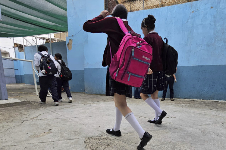 Padres de familia califican de ‘analfabetismo global’ resultados de México en PISA
