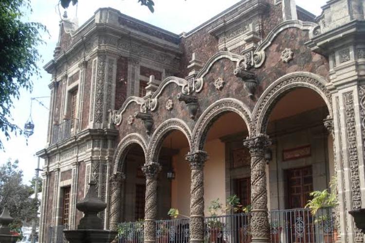 Lectores celebrarán 40 años de la FIL Guadalajara con sus libros favoritos