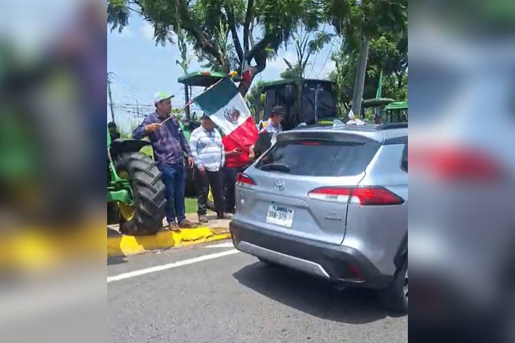 Protestan agricultores por pagos y precio del maíz en Jalisco