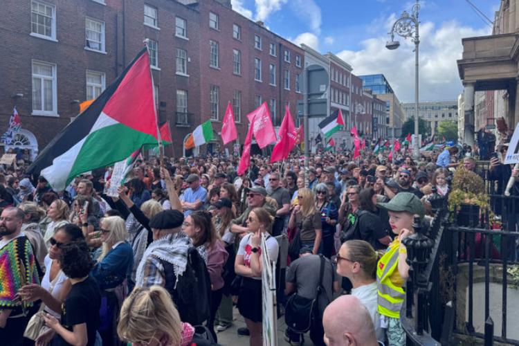 Visita de Trump a Irlanda entre protestas y polémica