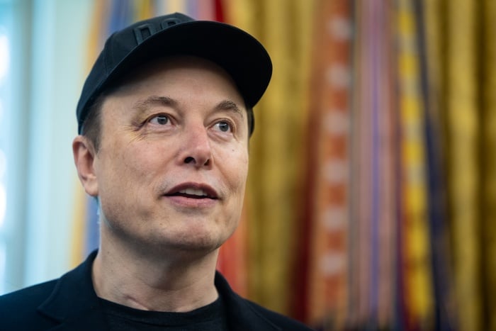 Musk coincide con sus rivales Anthropic y OpenAI en desacelerar la IA