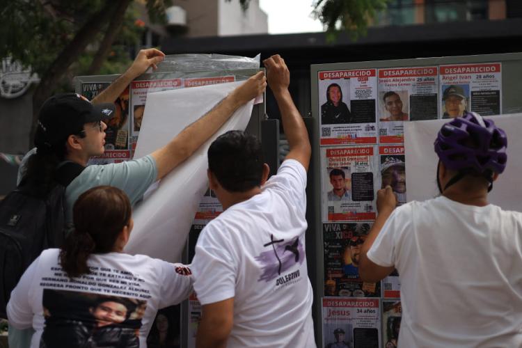 Renuevan mil 200 fichas de búsqueda y exigen avances en Fiscalía de Desaparecidos