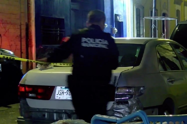 Localizan a niño de 4 años abandonado en auto en San Juan de Dios