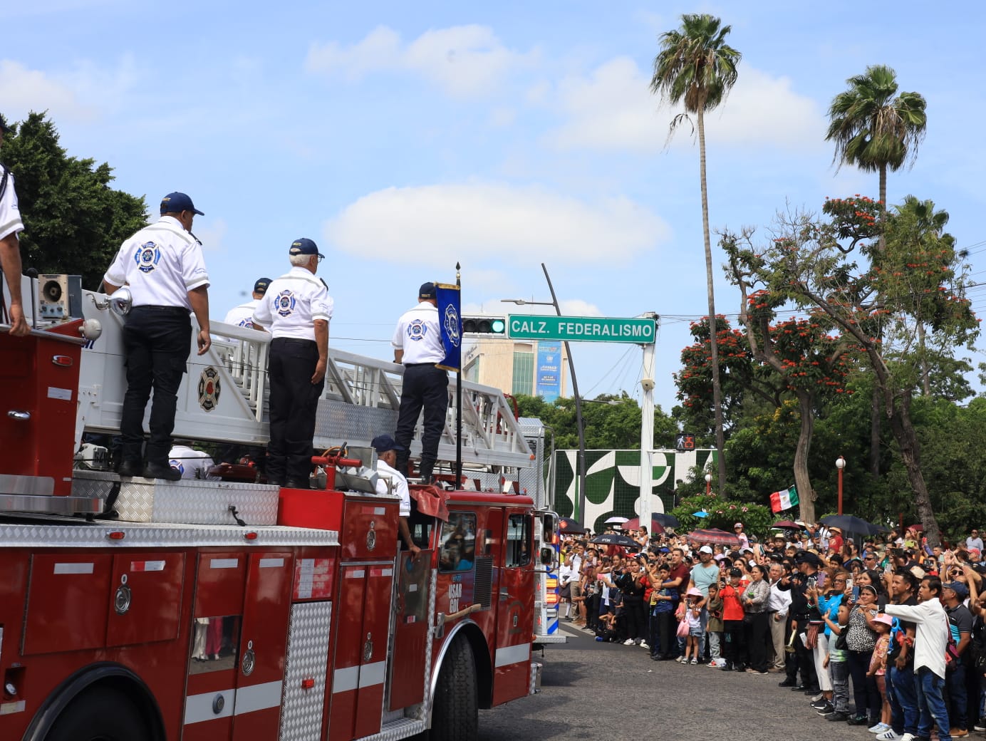 Desfile cívico reúne a 20 mil