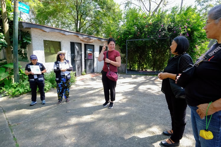 Llevan educación ambiental en lengua de señas mexicana en Colomos