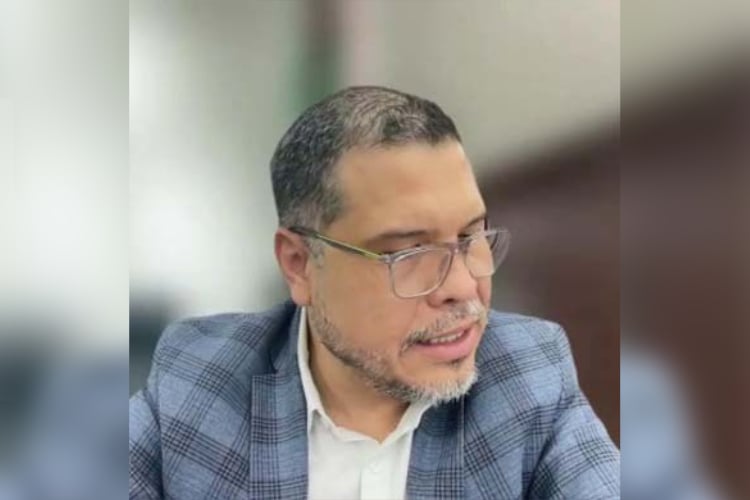 Cobra Flores finiquito y seguirá en la burocracia