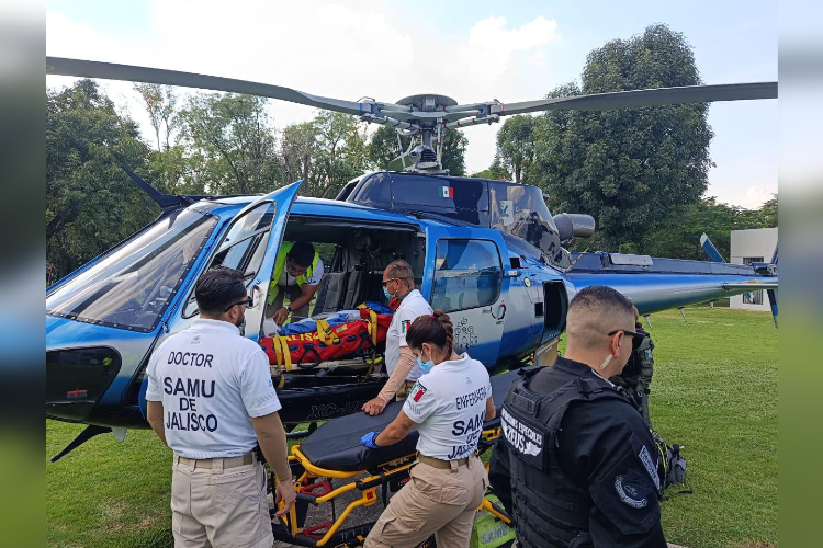 Trasladan en helicóptero a niño de 5 años a Guadalajara