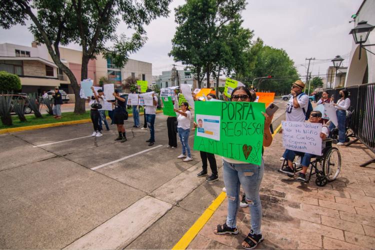 Exigen avances en búsqueda de cuatro jóvenes desaparecidos