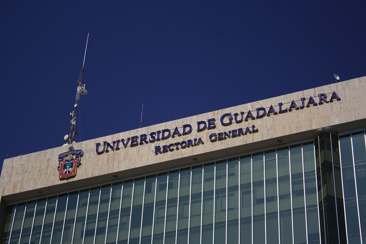 Crecen 95% solicitudes para carreras en línea