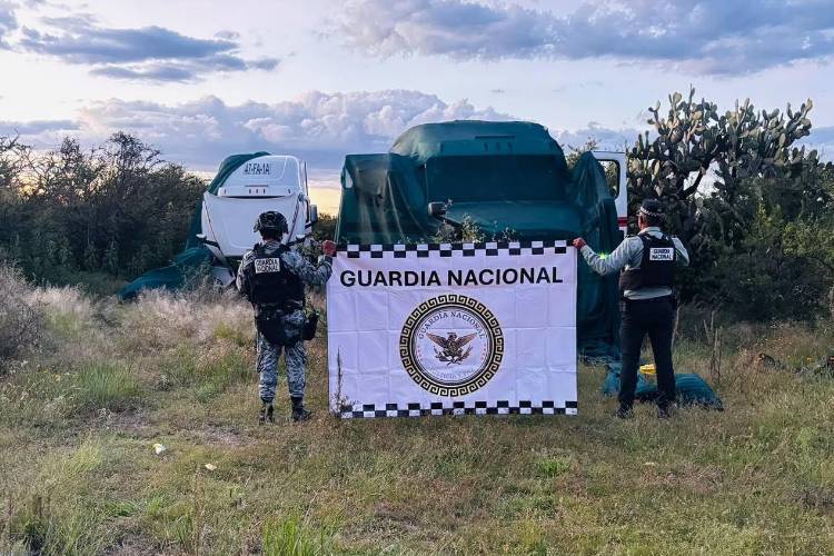 Recuperan dos camiones robados con carga de cobre valuada en 20 mdp