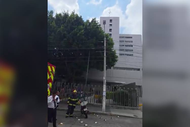 Movilización en Clínica 46 del IMSS en Guadalajara