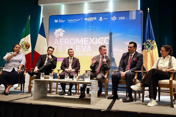 Presentan conexión aérea con París