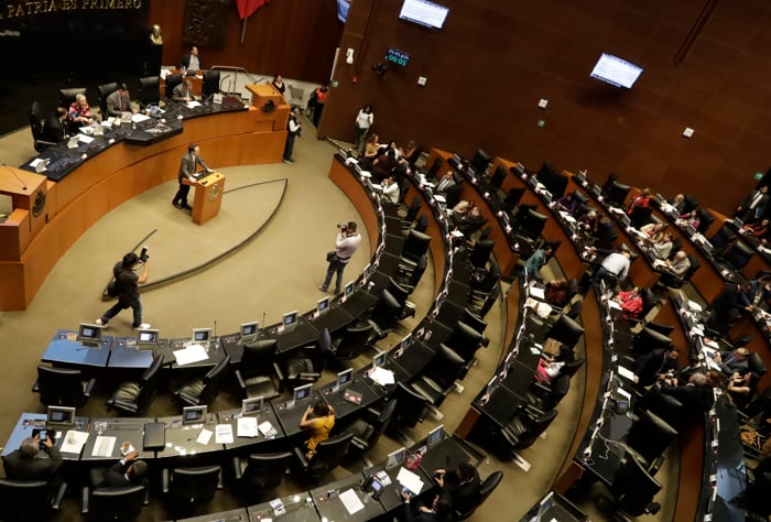 El Senado de México aprueba la reforma que prohíbe la doble nacionalidad a gobernantes