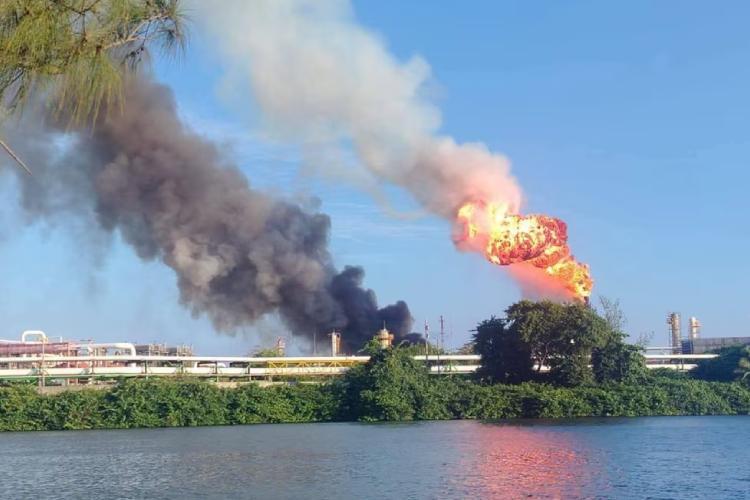 Se incendia Dos Bocas