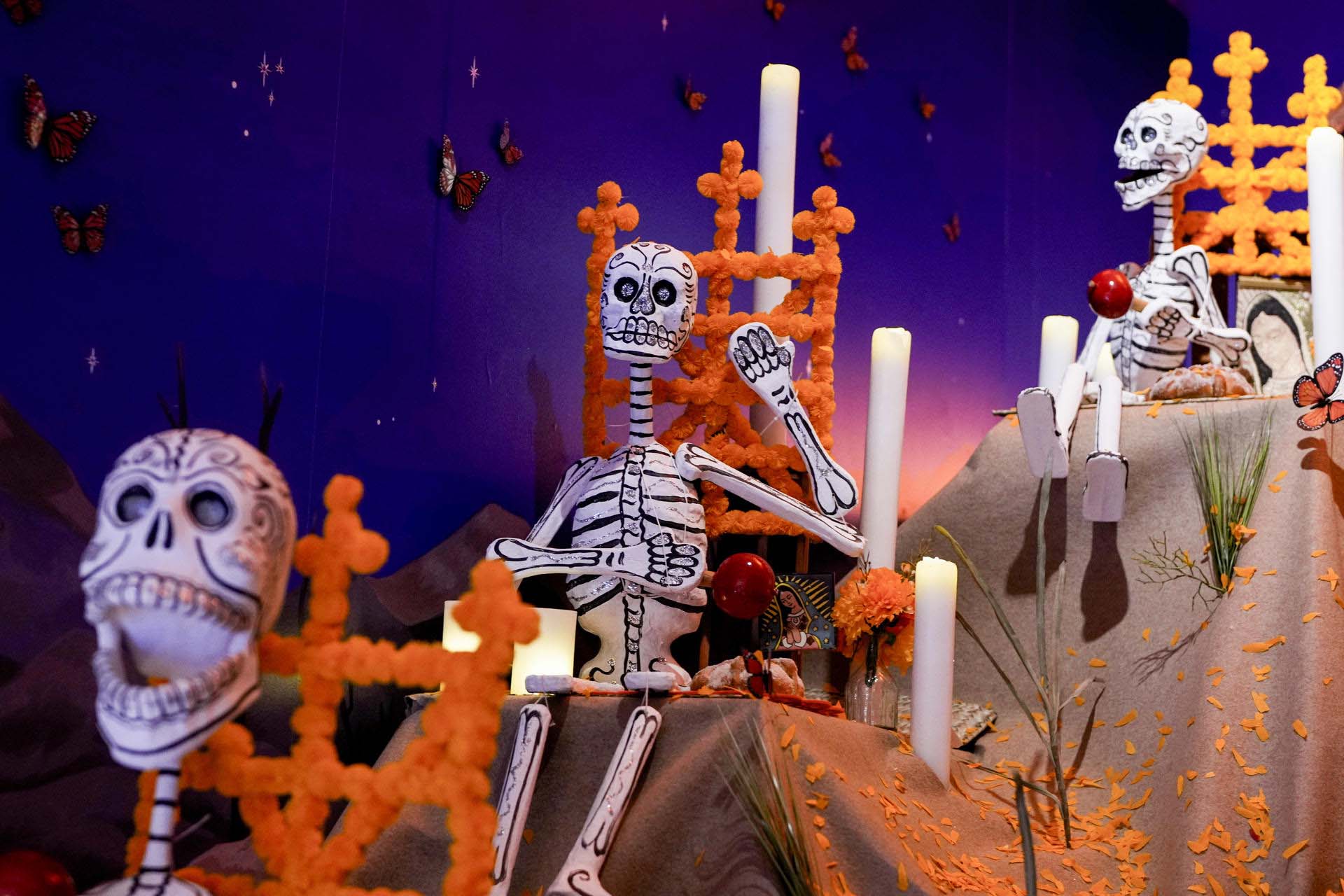 Agustín Lara inspira altar de muertos madrileño