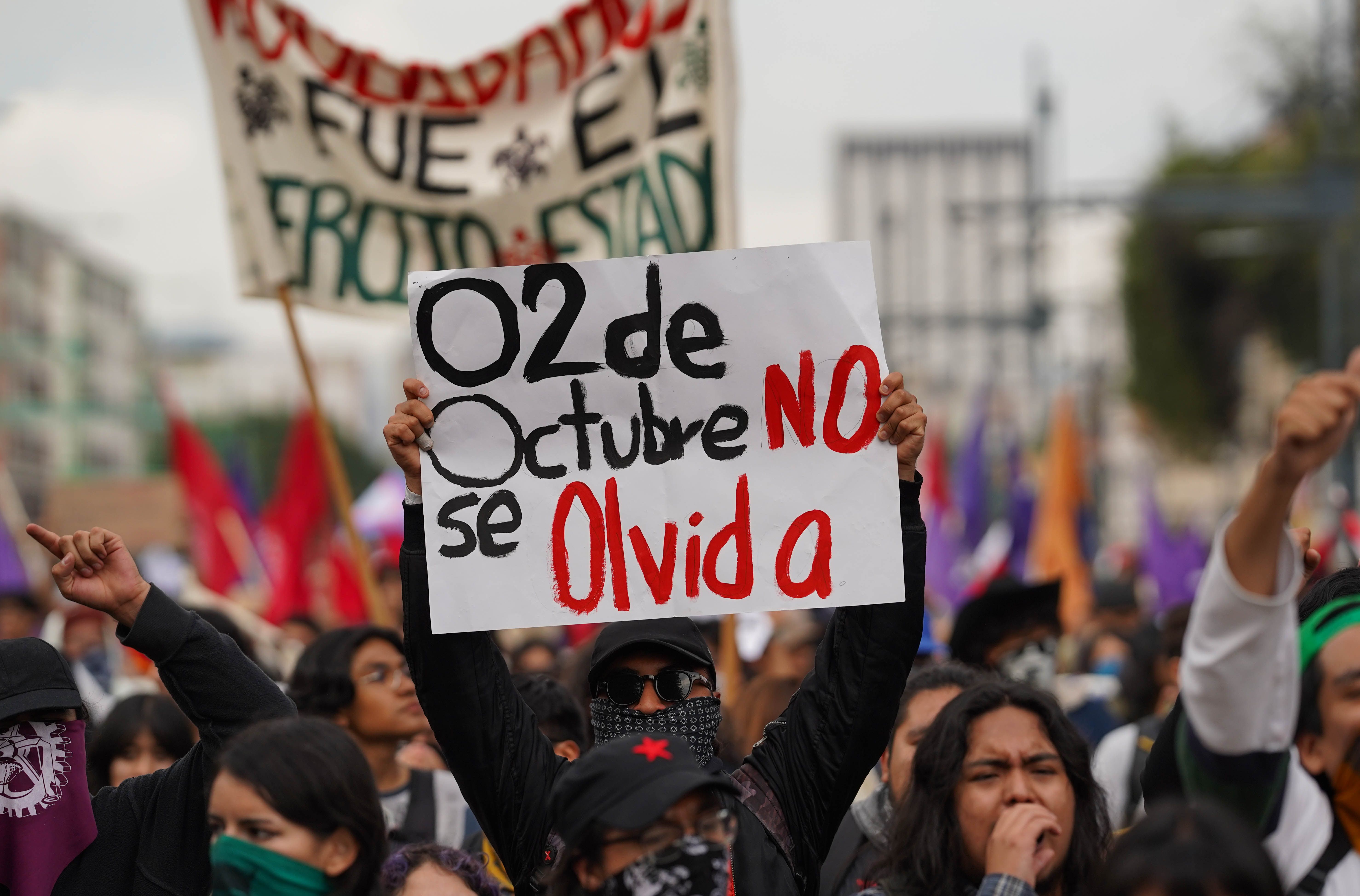 Marchan en CDMX a 58 años de la Matanza de Tlatelolco