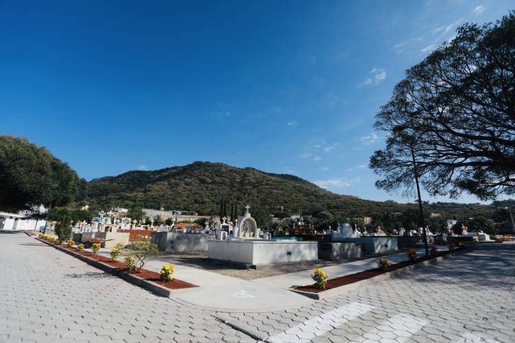 Tlajomulco proyecta tres nuevos panteones