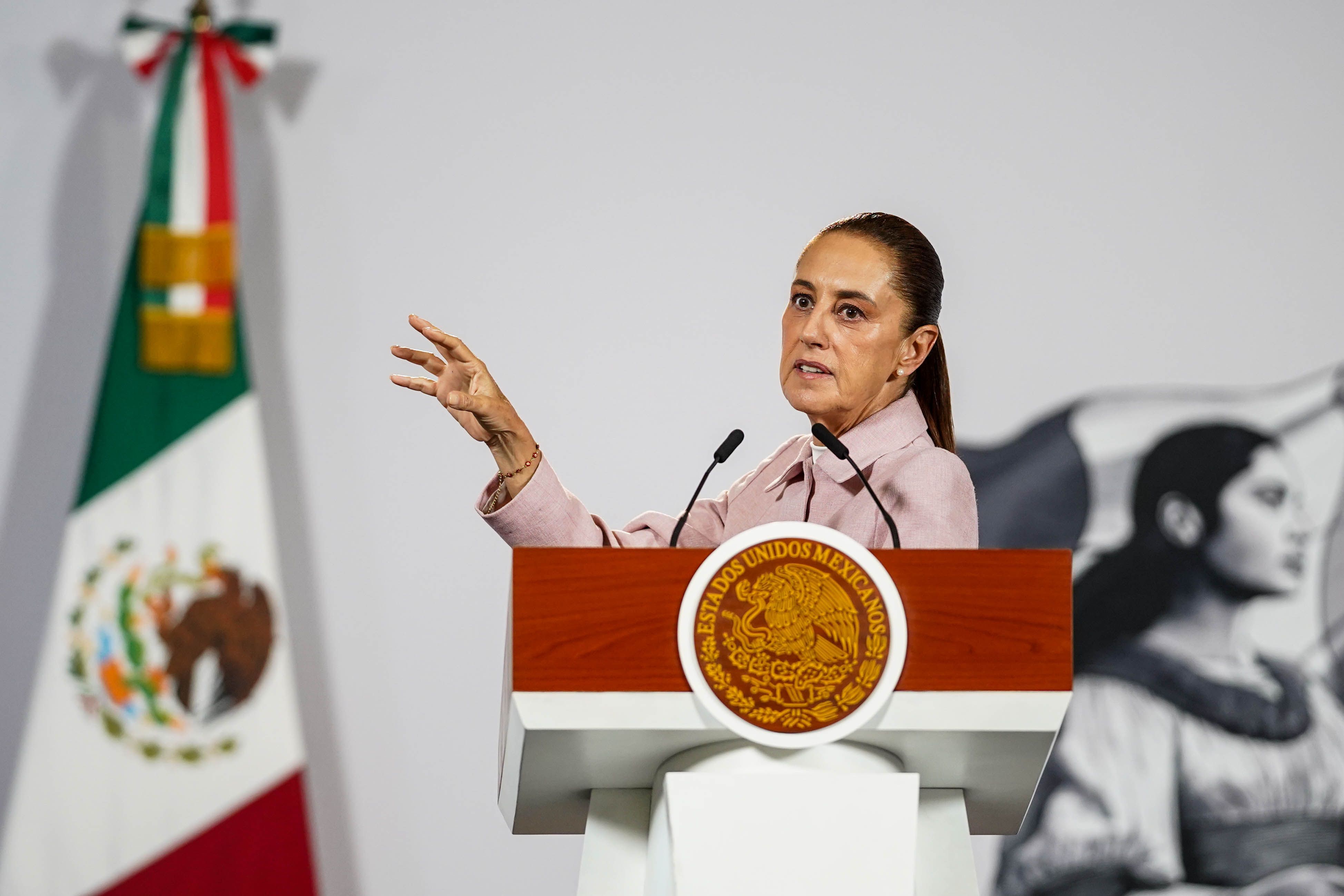 Sheinbaum exige autorización federal para academia policial de Querétaro