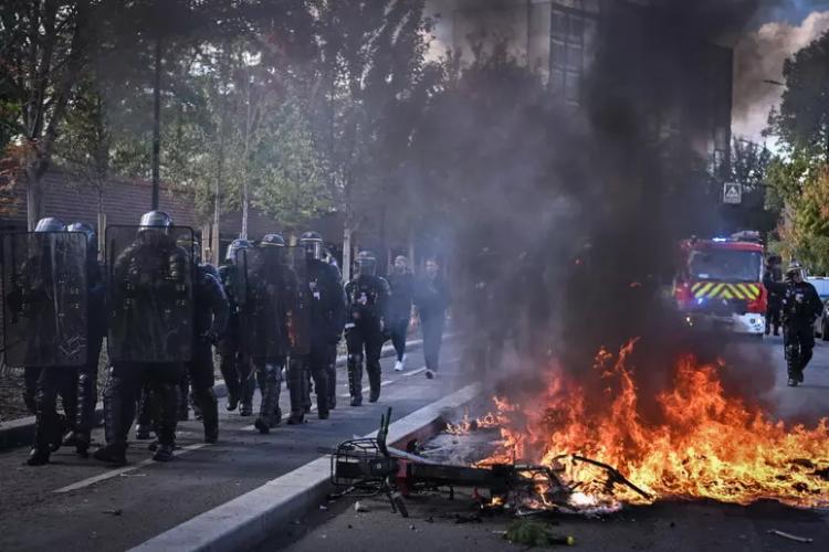 Continúan protestas estudiantiles en Francia