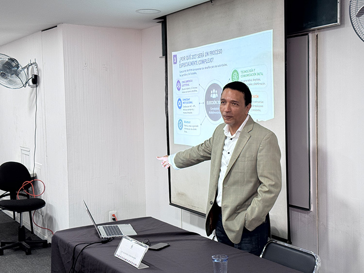 Advierten riesgos de la IA rumbo a elección