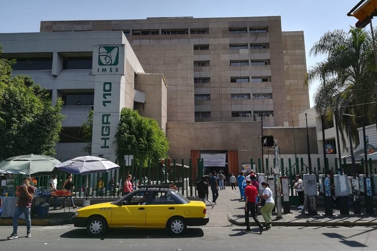 Denuncian suspensión de hemodiálisis por falta de agua en IMSS 110