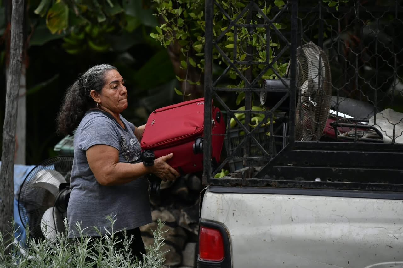 ‘Simón’, huracán; suspenden clases en 22 municipios