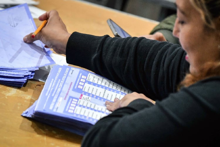 Celebran fallo contra ‘boletas planchadas’ y acusan a Morena de ‘colonizar’ al INE