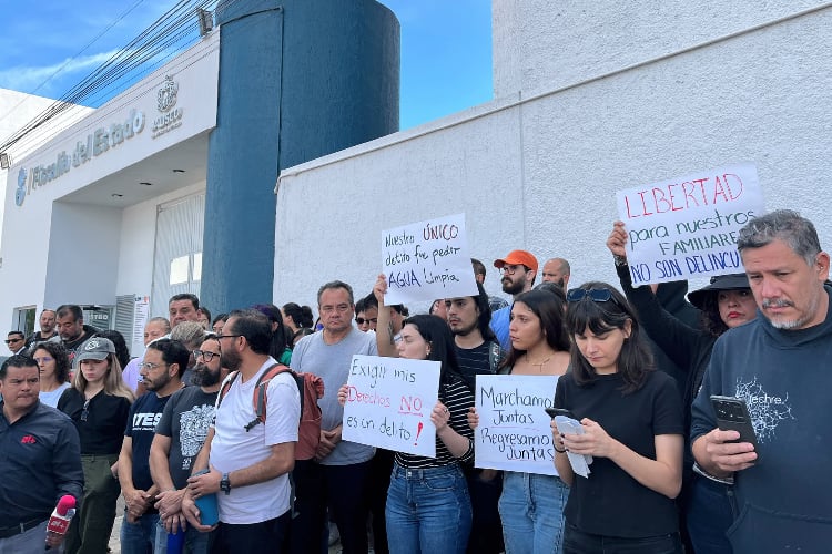 Exigen liberación de detenidos en protesta del agua; acusan irregularidades