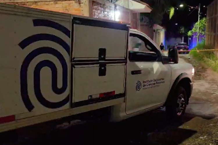 Localizan a hombre sin vida afuera de una vivienda en Zapopan