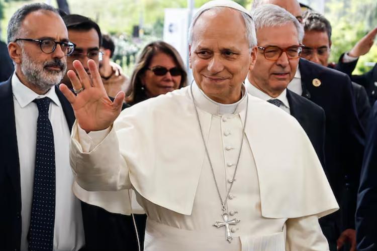 Extirpan parte del pulmón derecho del Papa León XIV por tumor canceroso