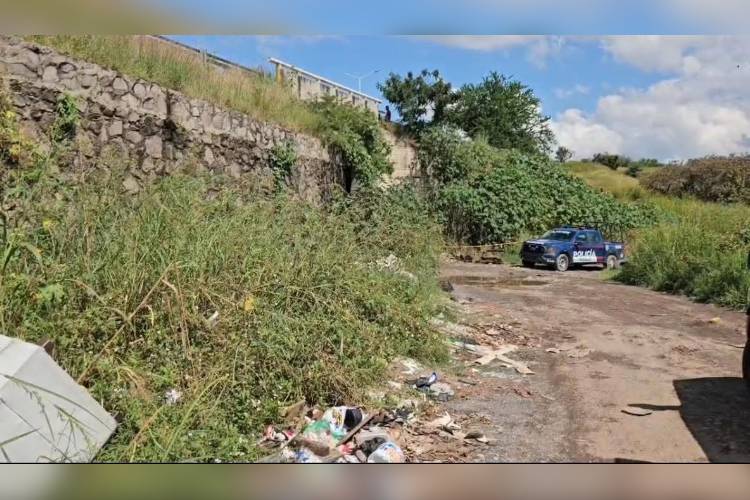 Descubren cadáver en cobijas abajo de un puente en Nuevo Periférico