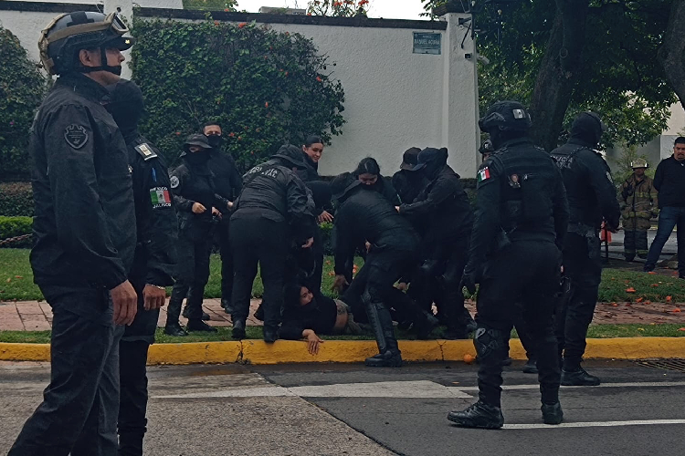 Exigen renuncia de mandos y reprochan represión a movilizaciones sociales