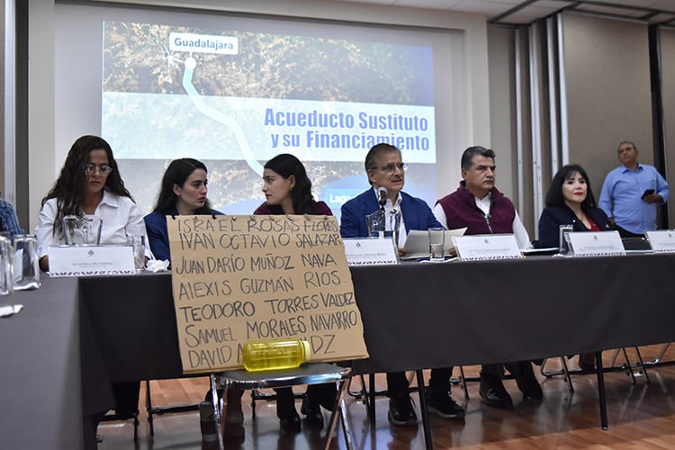 Oposición rechaza privatizar acueducto