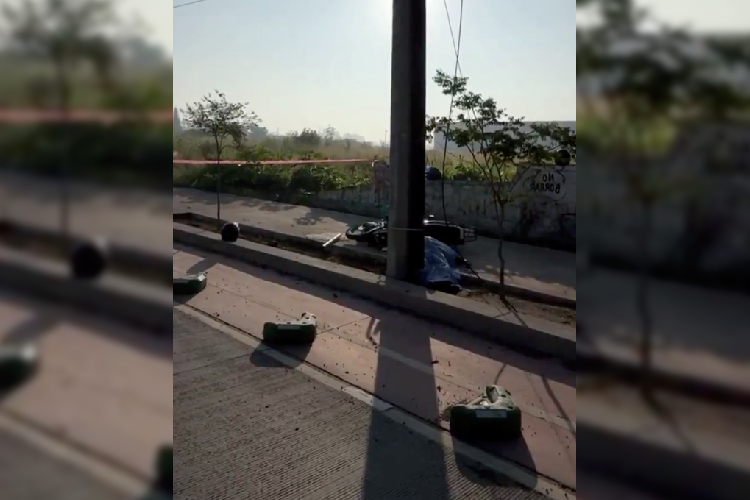 Motociclista muere tras aparatoso choque en carretera a Chapala