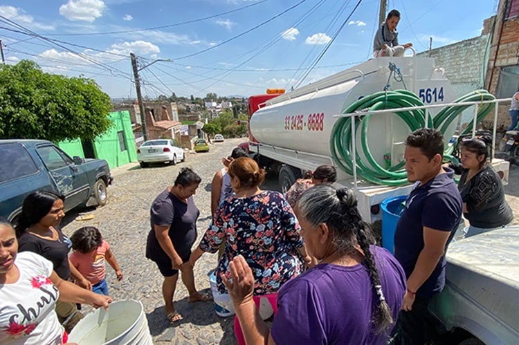 Anuncia Tlaquepaque que desplegará 32 pipas ante los tandeos de agua del SIAPA