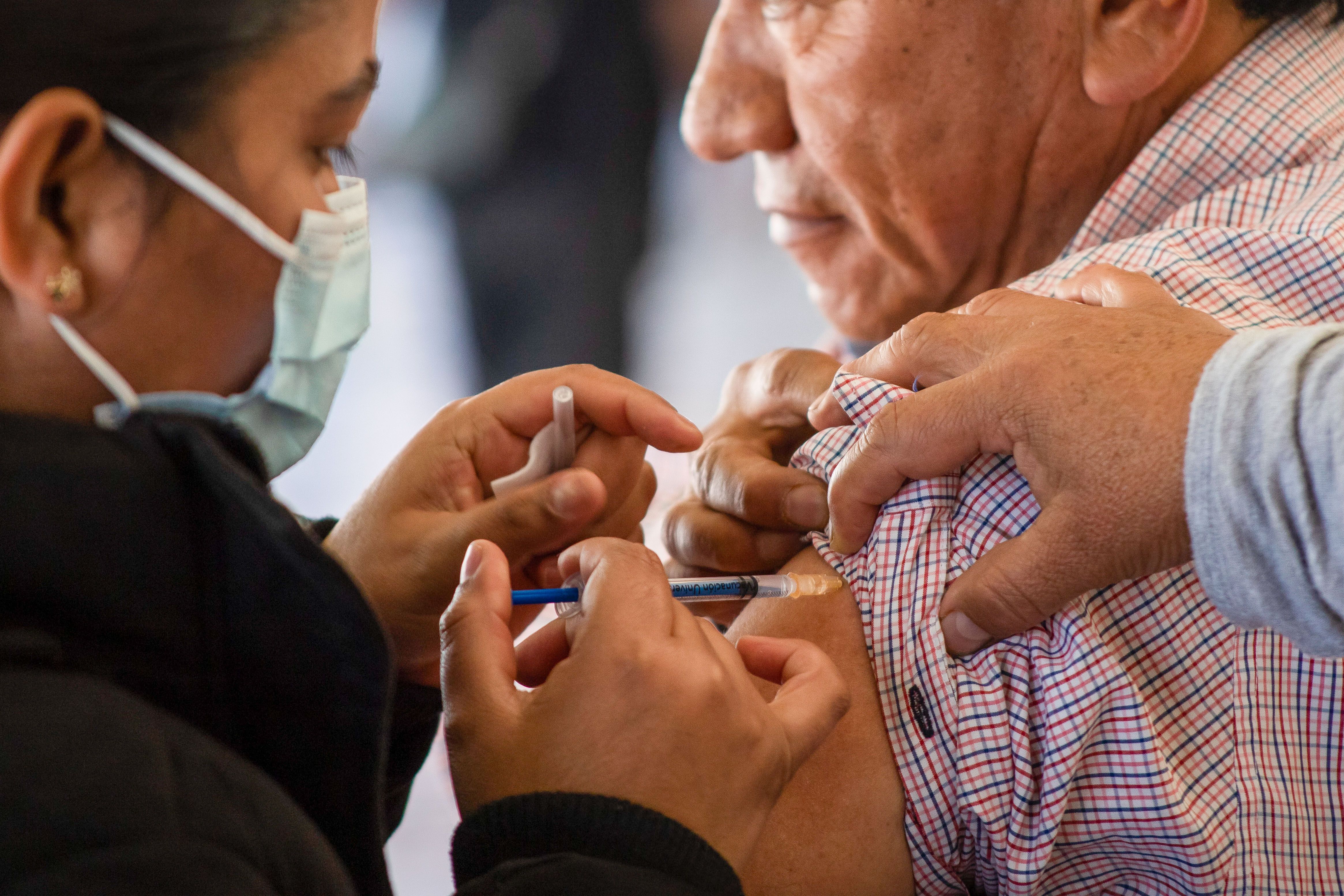 Arranca IMSS Jalisco vacunación invernal