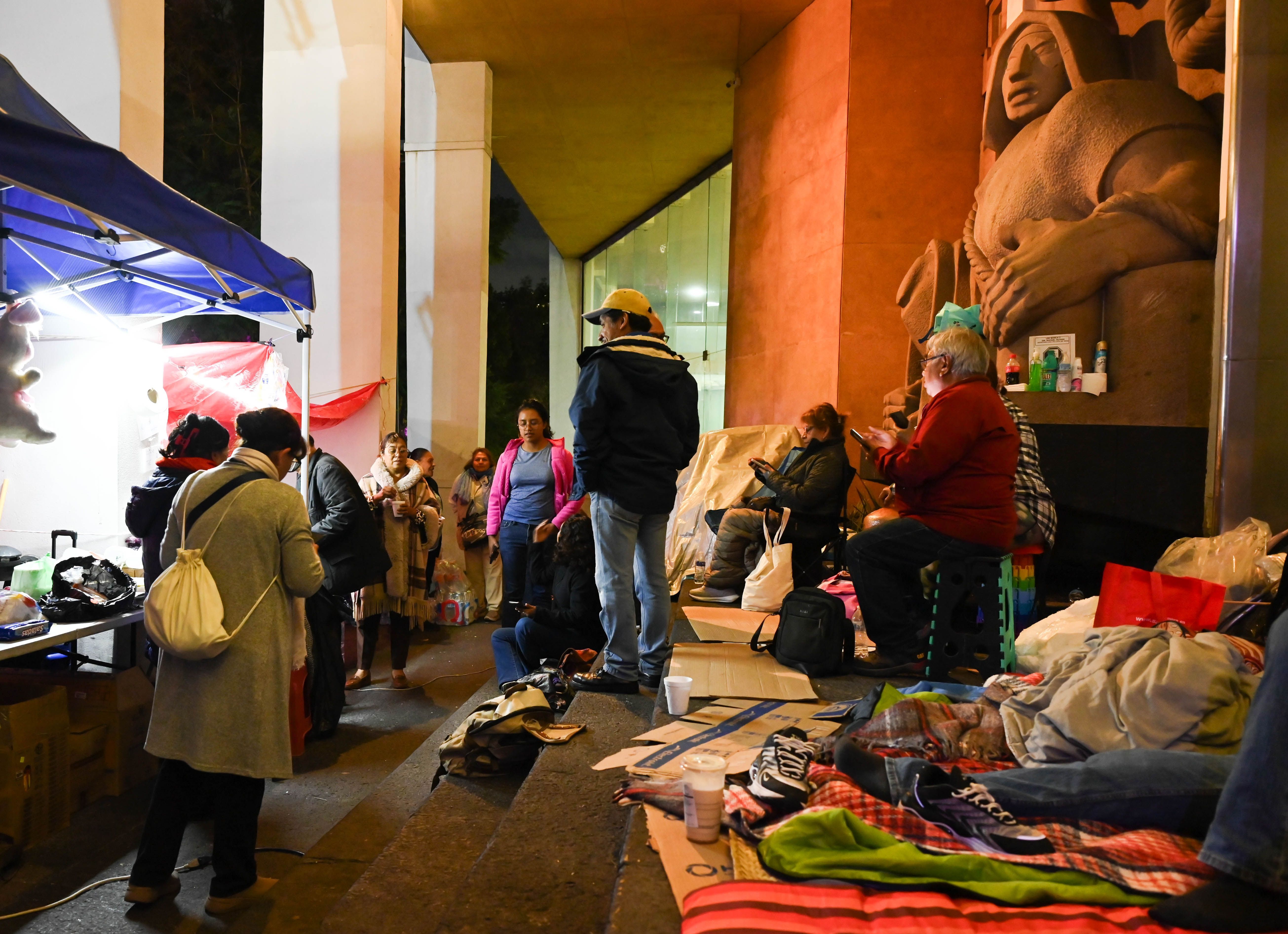 Trabajadores y jubilados del IMSS denuncian irregularidades en consulta salarial