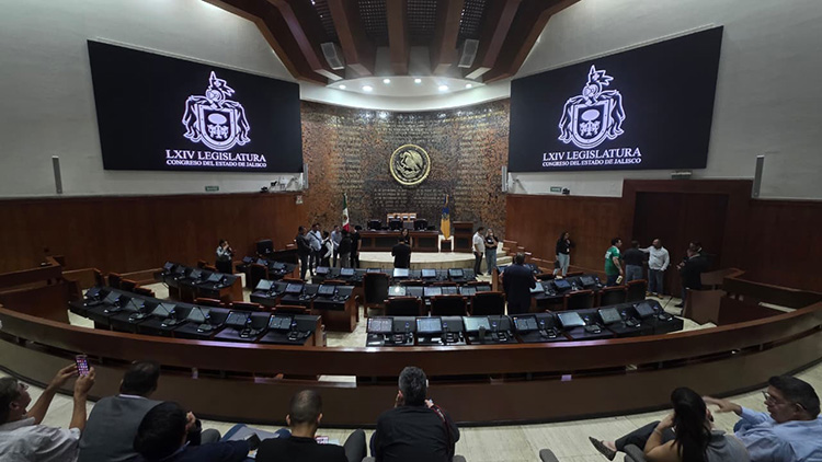 Suspenden sesión en la que se turnaría iniciativa de acueducto