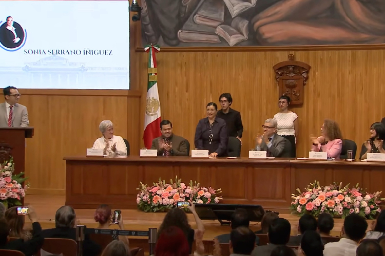Rinden homenaje a Sonia Serrano Íñiguez por 37 años de trayectoria periodística