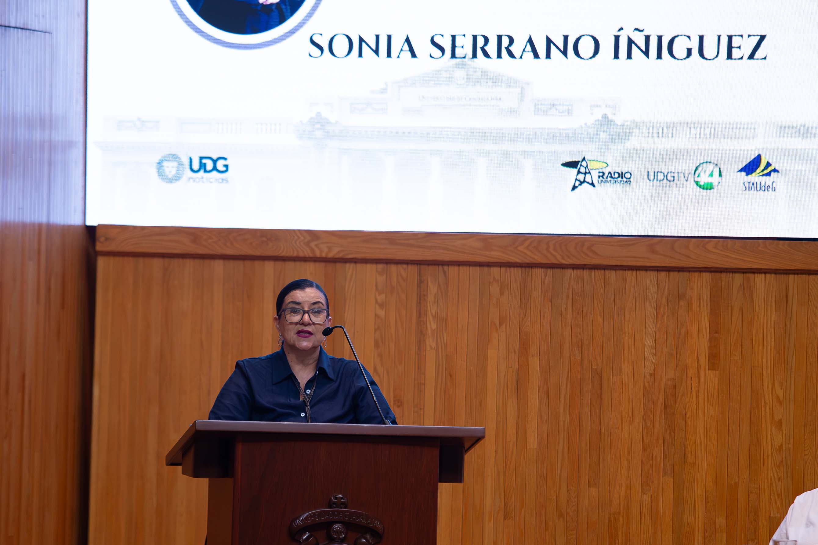Reconocen trayectoria de la periodista Sonia Serrano