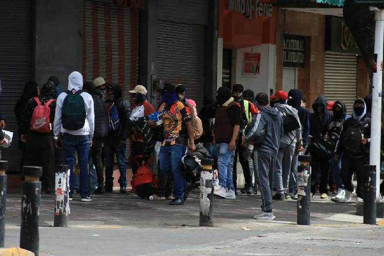 UdeG condena la violencia dentro de la manifestación del agua