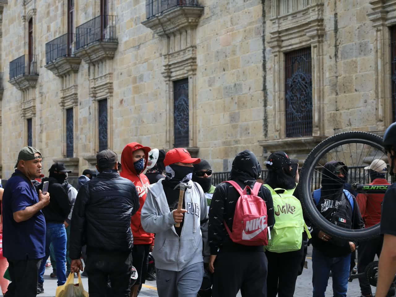 Se deslinda UdeG de violentos en protesta por agua